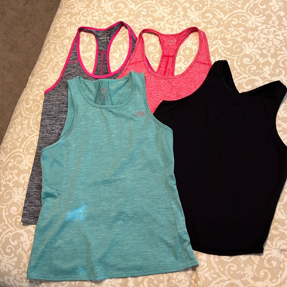 Women’s Workout Tank Top Bundle! 4 Tank Tops in great condition